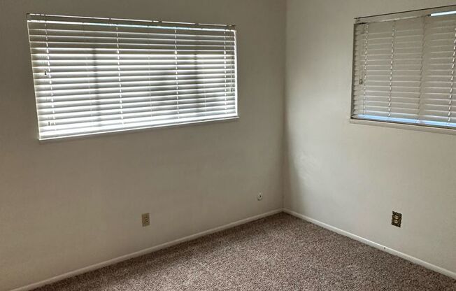 2 beds, 1 bath, 858 sqft, $1,395, Unit 1210 S. Watson St.