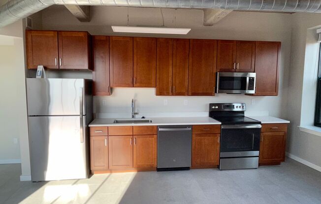 2 beds, 1 bath, 804 sqft, $2,650, Unit Unit #407