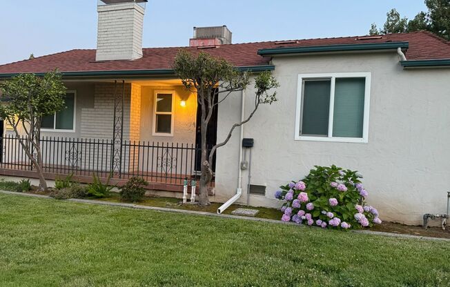 Spacious 3 bed 2 bathroom with 2 car garage