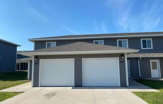 3 beds, 1.5 baths, 1,200 sqft, $1,550, Unit #402