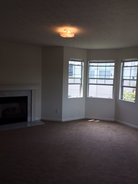 2 beds, 2 baths, 900 sqft, $800