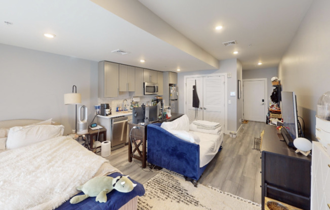 Studio, 1 bath, 450 sqft, $2,675, Unit 307