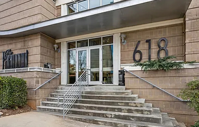 Your dream condo in the heart of Raleigh! 2/2 @ The Paramount!!