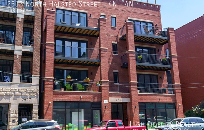 2513 N Halsted St