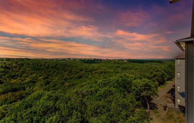 additional photo for property listing at chic digs with room to stretch out in the village 22 car at The Verandah, Austin, 78726