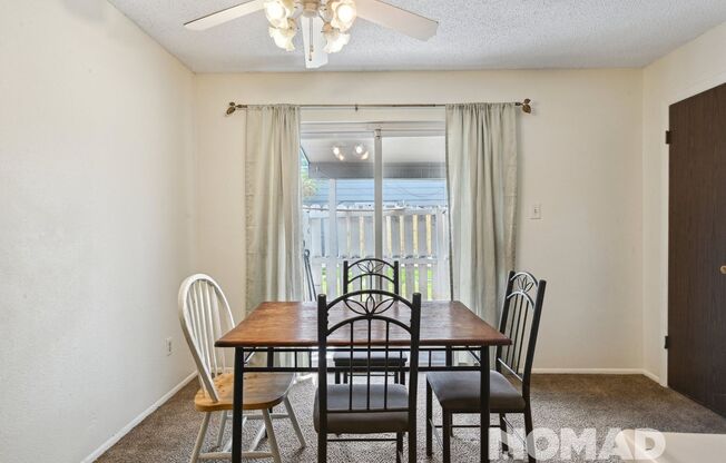 Charming 2BR Townhome in Aurora