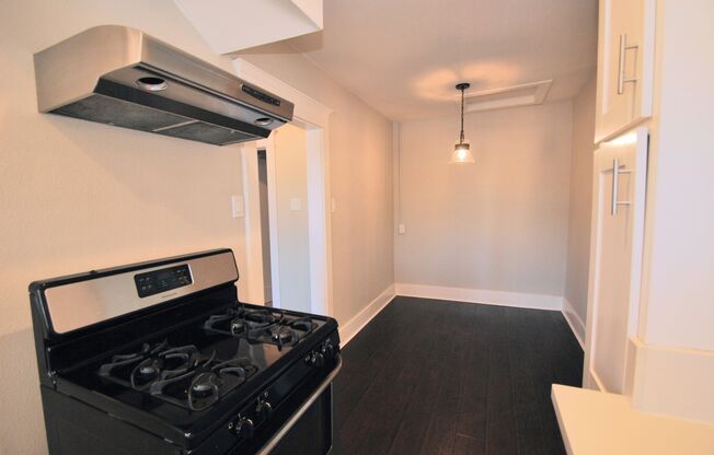 1 bed, 1 bath, $2,400, Unit 312 Temple Ave Unit B