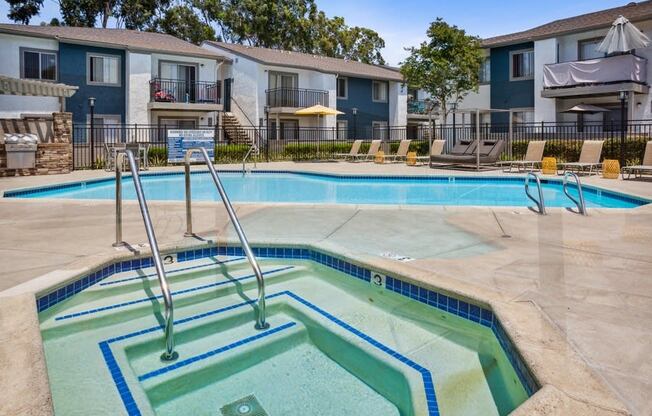 Hot-Tub and Pool