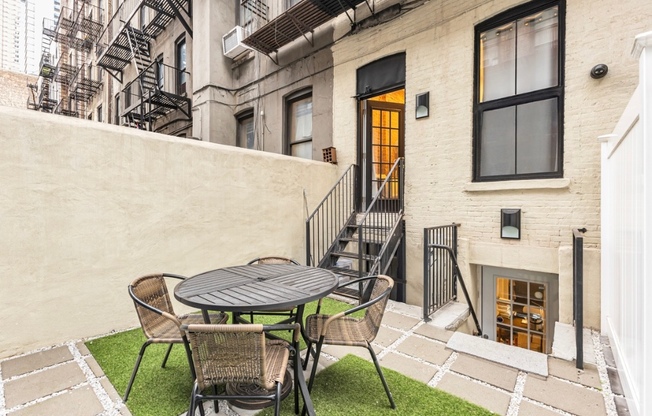 2 beds, 1.5 baths, $6,400, Unit GARDENB