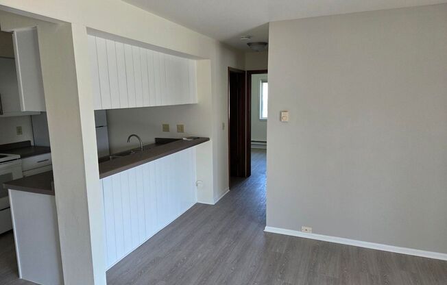 1393 Meadowcreek Dr.