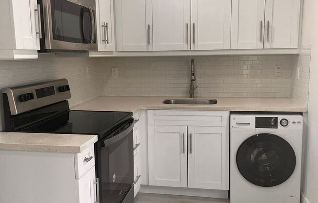 1 bed, 1 bath, 568 sqft, $2,100, Unit 11- Unit 08