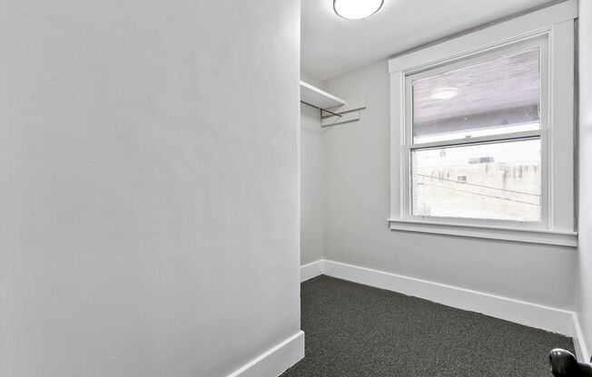 12 W Meyers Street