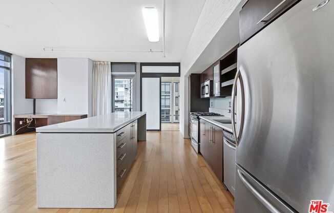 1 bed, 2 baths, 1,110 sqft, $4,000, Unit 815