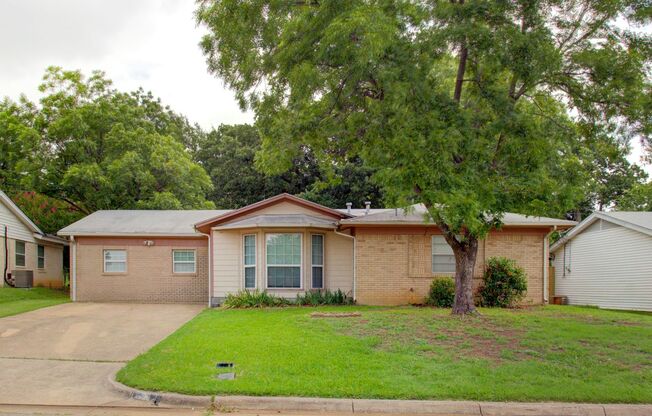 Coming Mid-August! 4 Bd, 2 Ba | N. Arlington