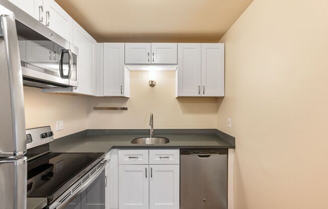 1 bed, 1 bath, 650 sqft, $1,695, Unit 8