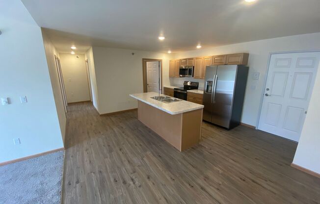 2 beds, 1 bath, $1,425, Unit 103