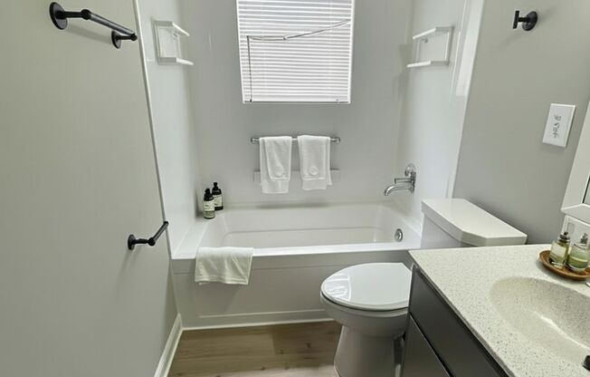 3 beds, 1.5 baths, 1,098 sqft, $1,350, Unit M08