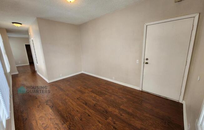 1523 W SHARP AVE
