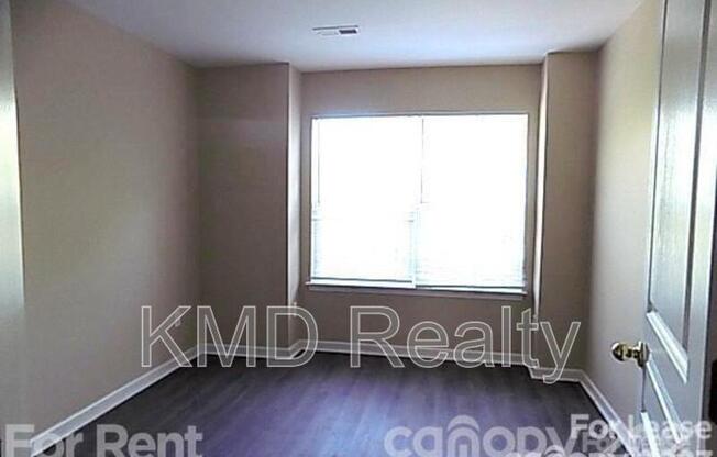 6462 Royal Celadon Way