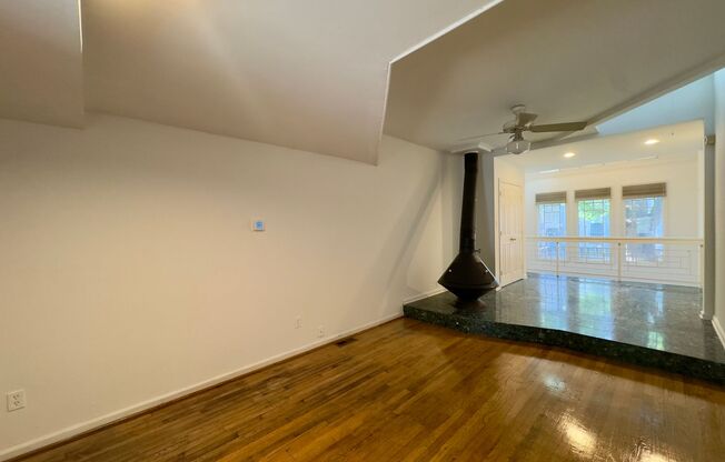 Charming 1 Bedroom Townhome ~ Ridgely's Delight