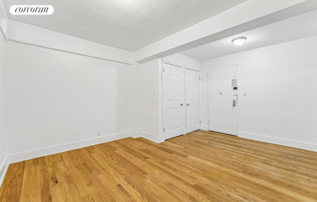 2 beds, 1 bath, $4,500, Unit 5B