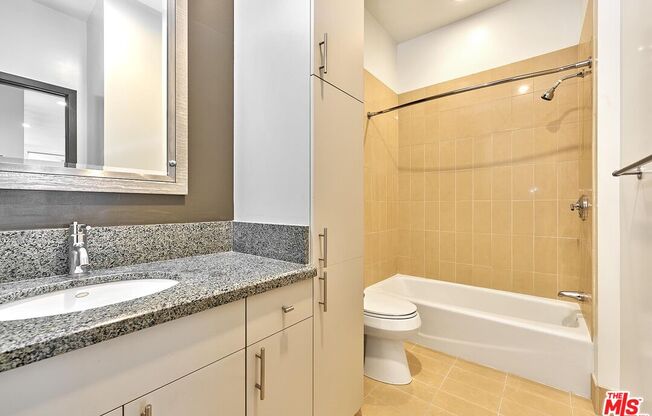 2 beds, 2 baths, 1,010 sqft, $3,050, Unit 404