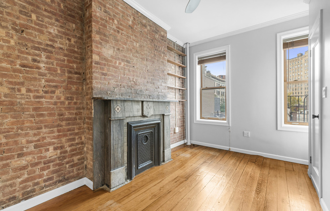 140 W 10 ST