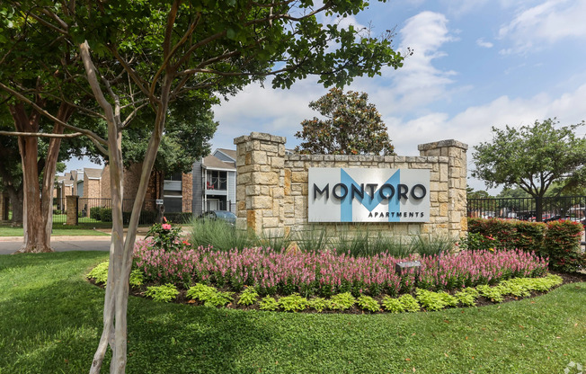 montoro building sign