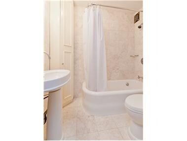 1 bed, 1 bath, $4,800, Unit 31