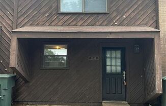 2043 - 2049 East Oaks