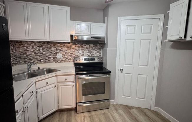 2 beds, 1 bath, $1,550