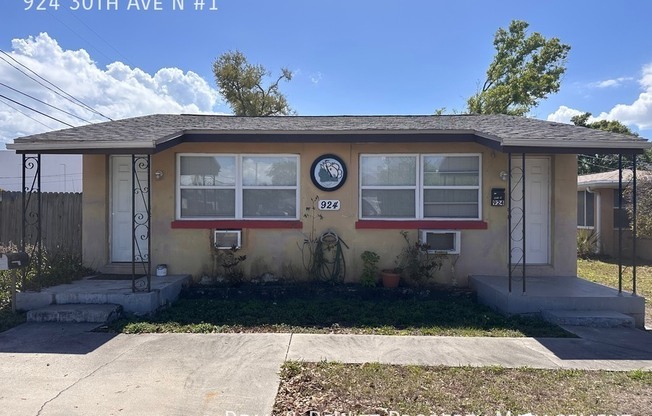 924 30 AVE N