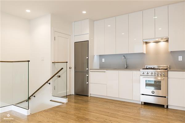 1 bed, 1 bath, 600 sqft, $2,950, Unit 2