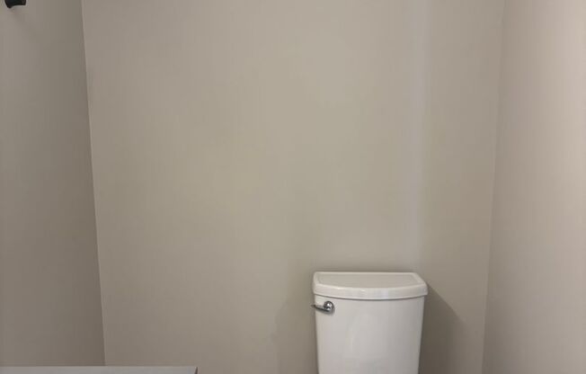 1 bed, 1 bath, 572 sqft, $2,100, Unit 606