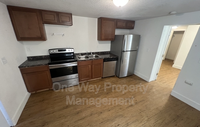 1317 11 AVE