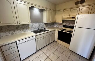 HUGE 2 Bedroom and Bathroom Apartment in East CB!