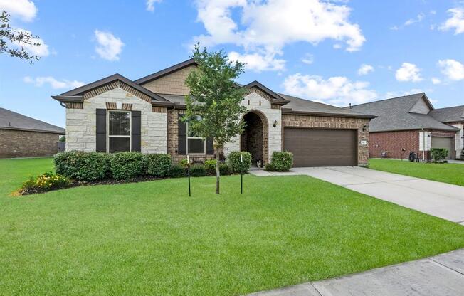 25515 KENSINGTON LK DR