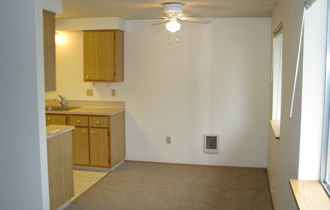 2 beds, 1 bath, 850 sqft, $1,195, Unit 4263