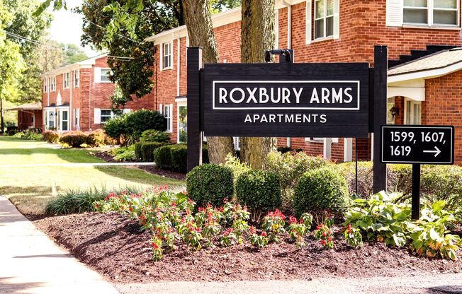 Roxbury Arms — 1599 Roxbury Rd, Columbus, OH 43212