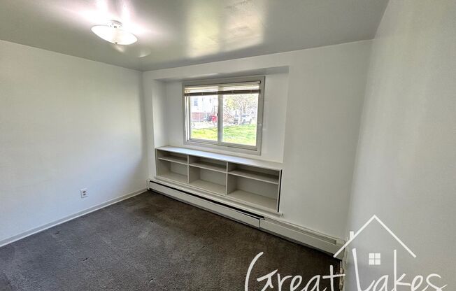 Check out this quaint, two bedroom / 1 bathroom home in Eastpointe!