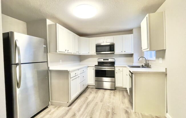 2 beds, 1 bath, 750 sqft, $1,300, Unit King 2615 Unit B