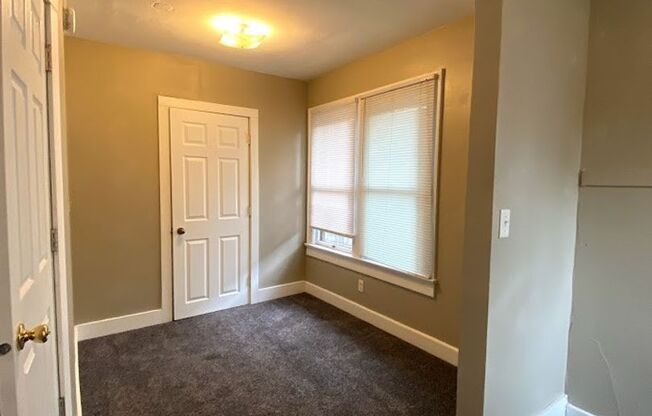 5 beds, 2 baths, 1,500 sqft, $6,250, Unit 508 N. Lincoln St