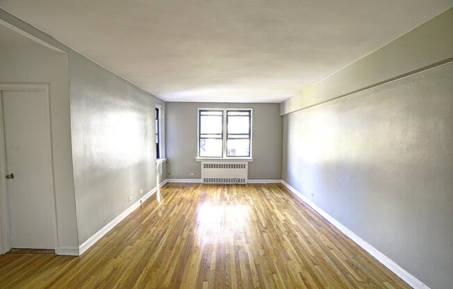 54 E 8 ST