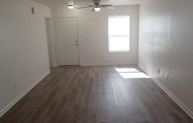 Newer 3 BR 2 BA home convenient to downtown Jacksonville and the Beaches
