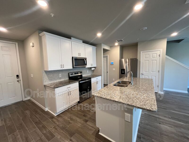 2443 SWEET VIBURNUM WAY