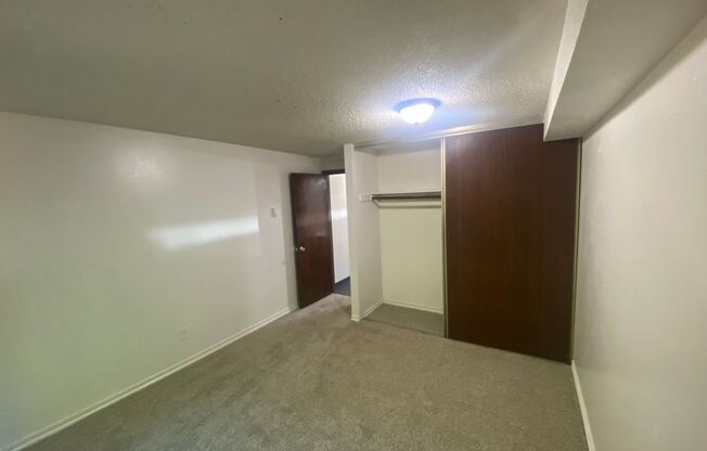 2 beds, 1 bath, 820 sqft, $1,195, Unit 2