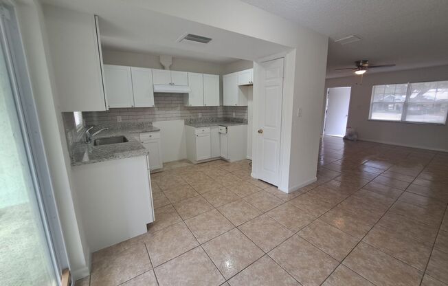 2 beds, 1 bath, $1,450