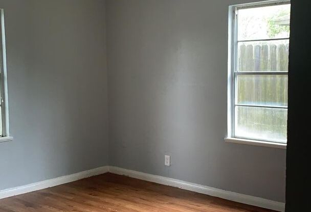 Affordable spacious 4bed/2bath single-family house!