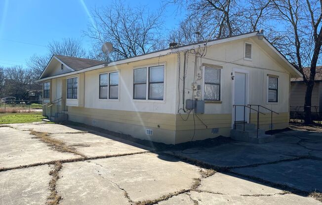401 Riverdale Dr, San Antonio, TX. 78228