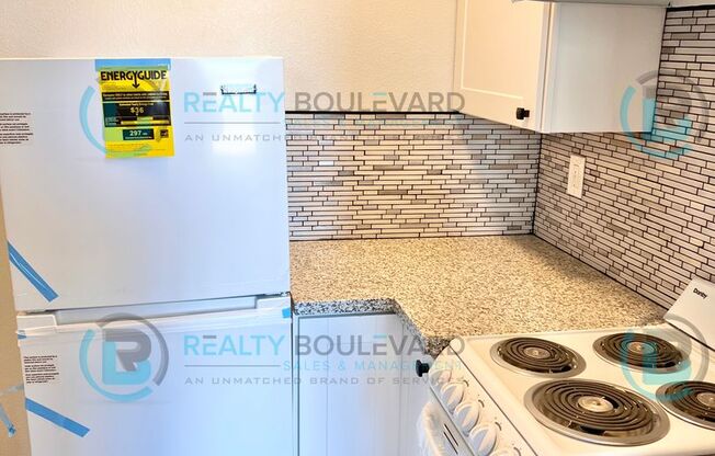 Studio, 1 bath, 319 sqft, $799, Unit Unit 3